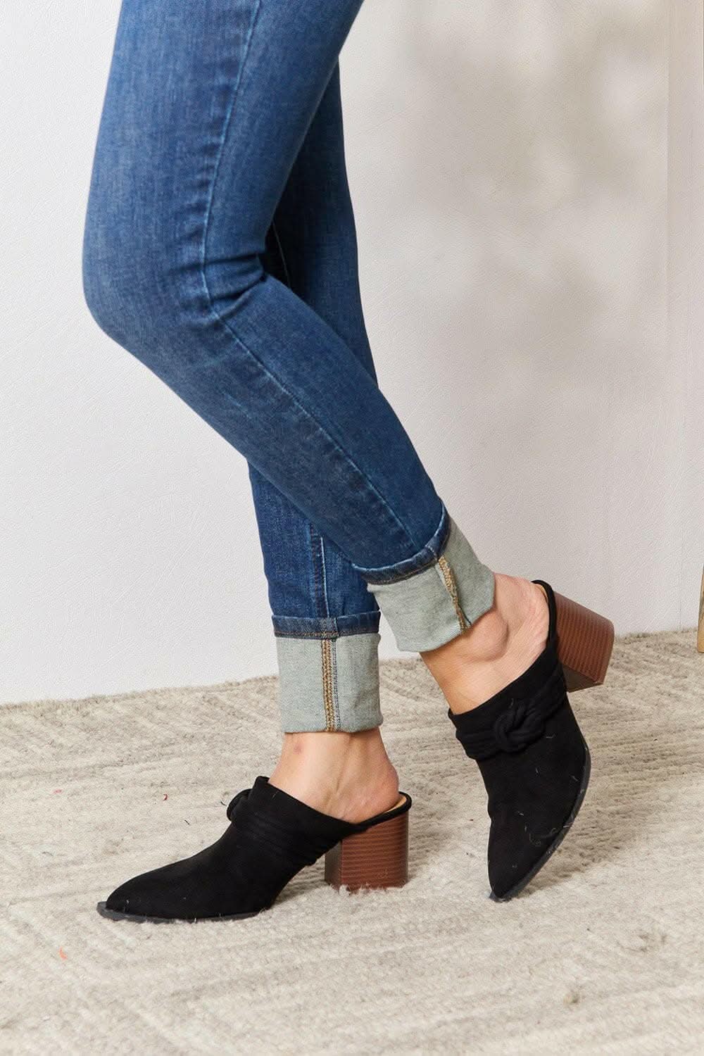 Sophisticated braided mid-heel mules - Love Salve 