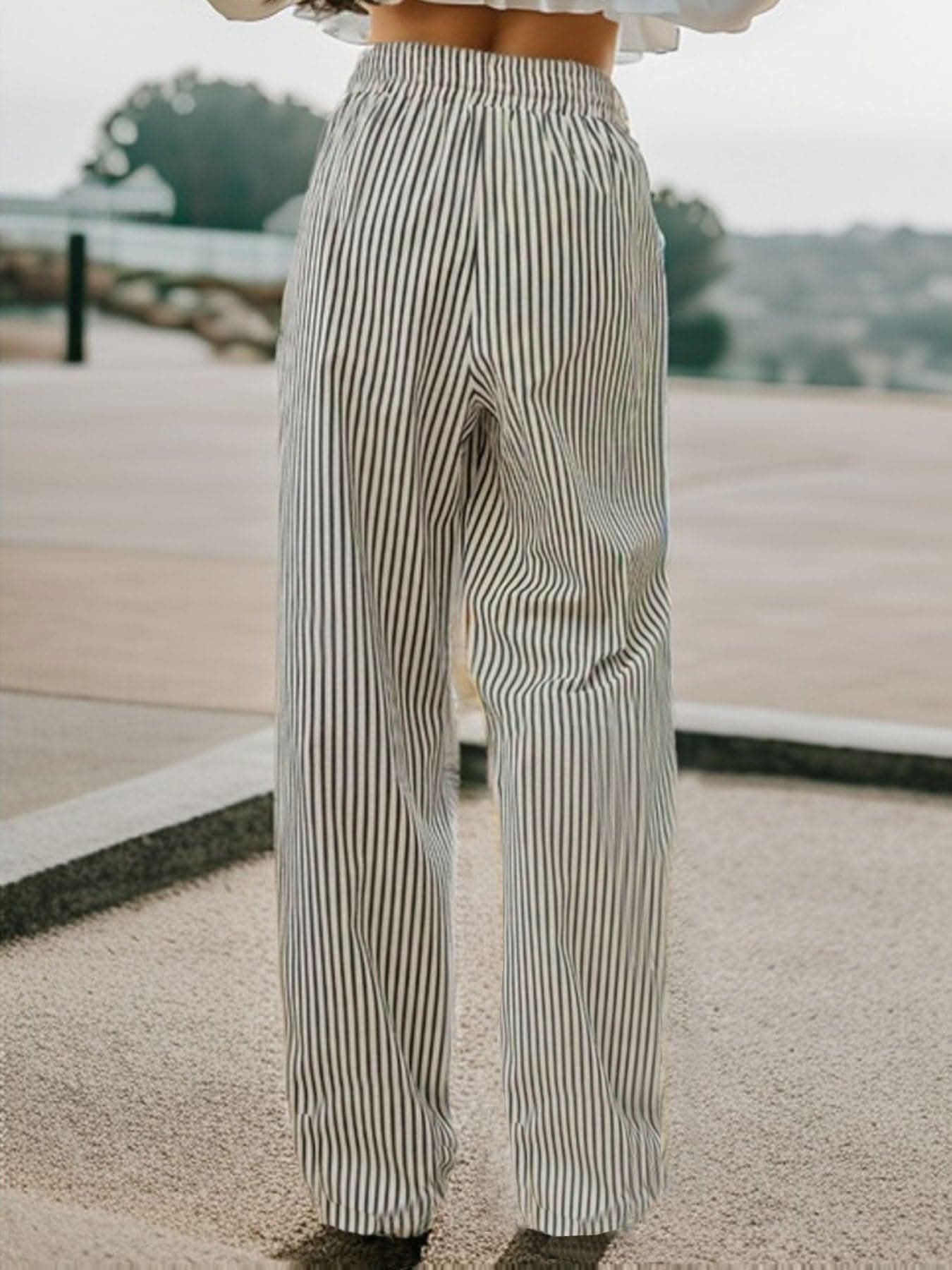 Striped drawstring pants with pockets 