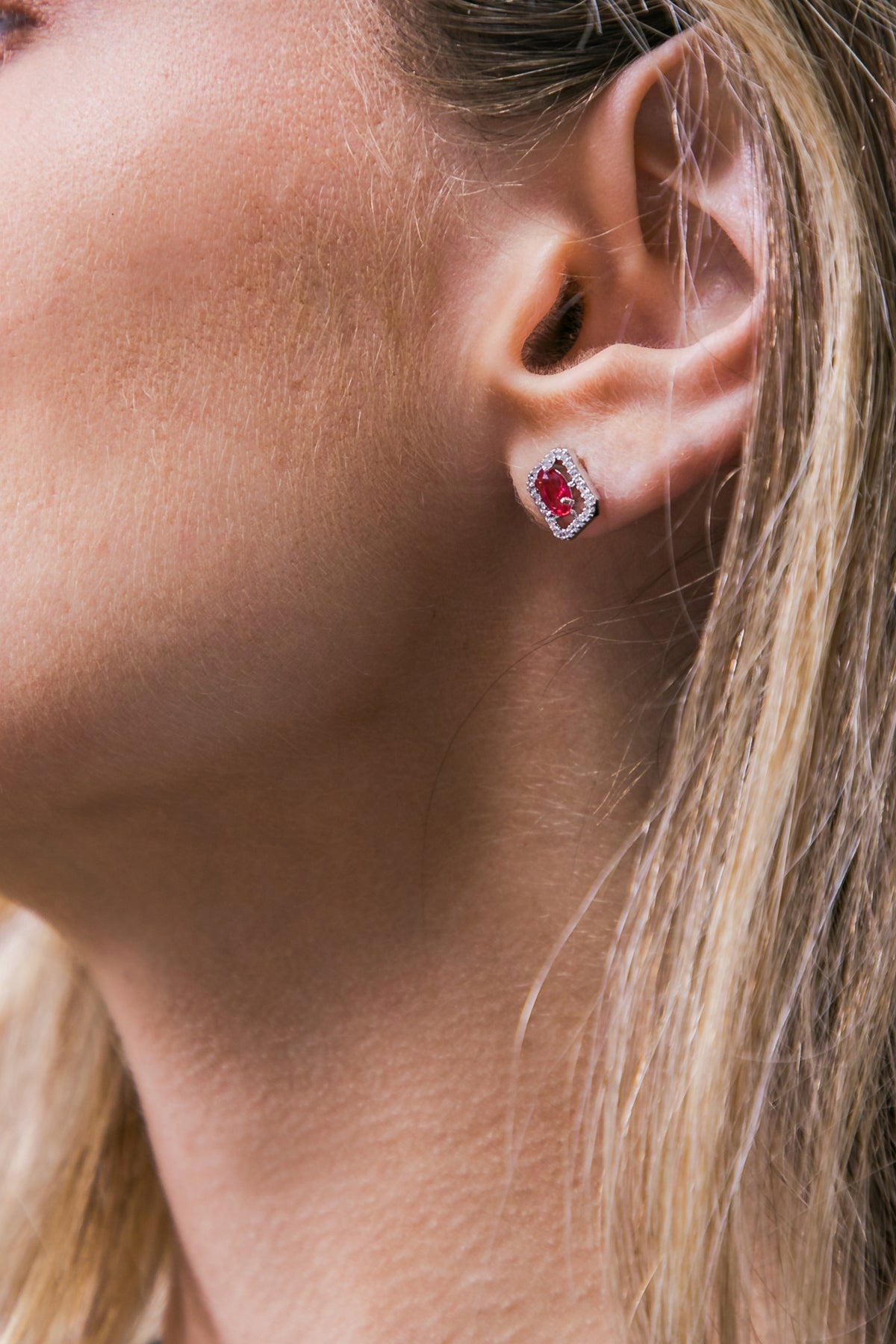 HALO ZIRCONIA ROUND EARRINGS Flying Tomato