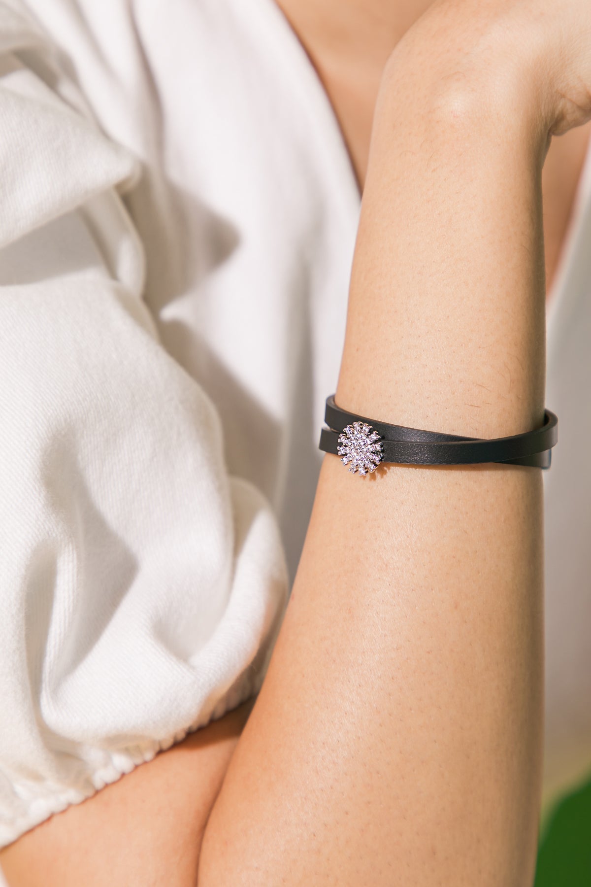 THE DAISY NEVER TAKE OFF BRACELET Flying Tomato
