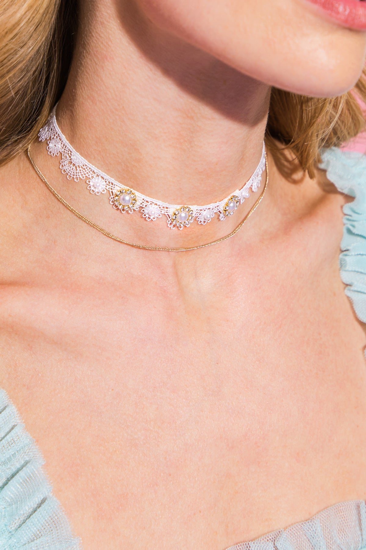 MOON CRESCENT PEARLS CHOKER