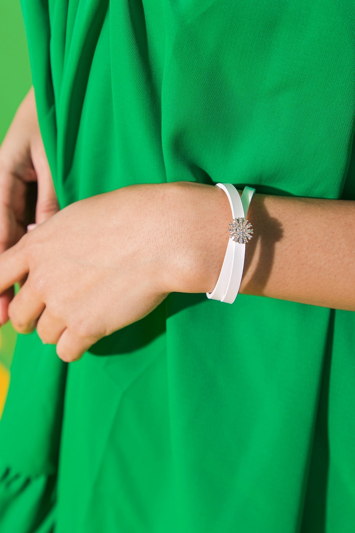 THE DAISY NEVER TAKE OFF BRACELET Flying Tomato