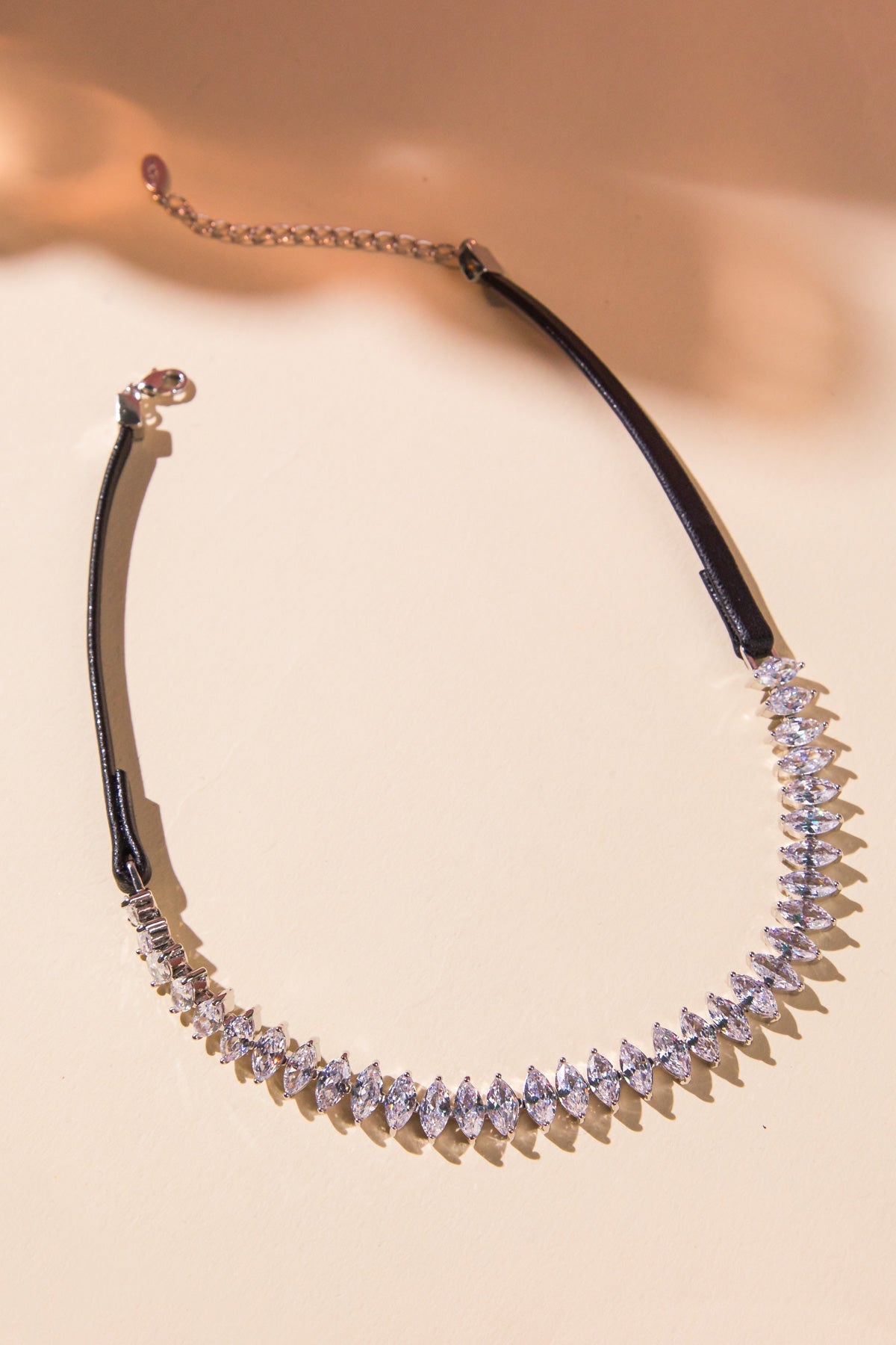 RHINESTONE DIANA NECKLACE Flying Tomato