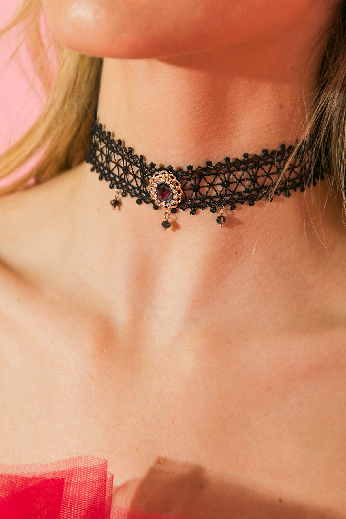 FEMME HEART LACE CHOKER