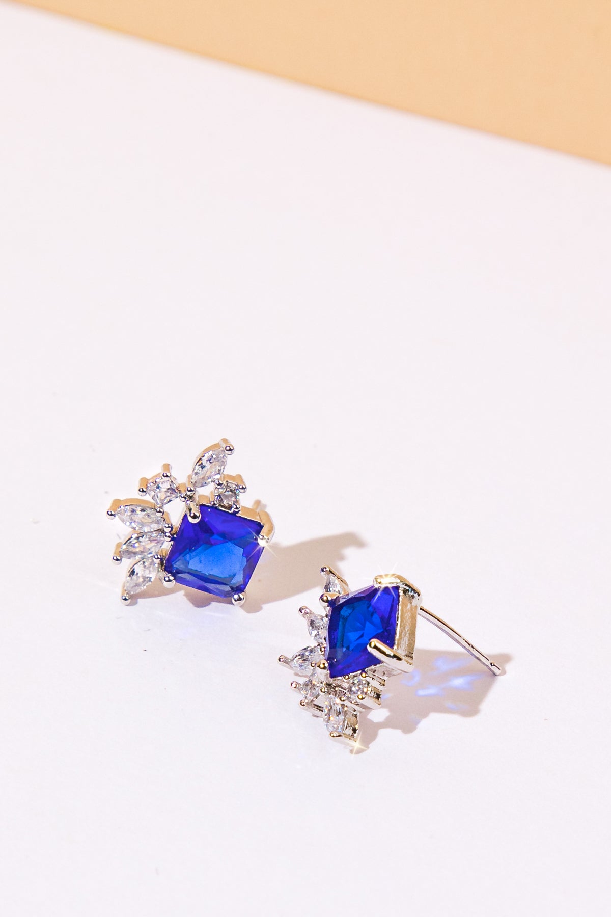 STILL IN LOVE EARRINGS Flying Tomato