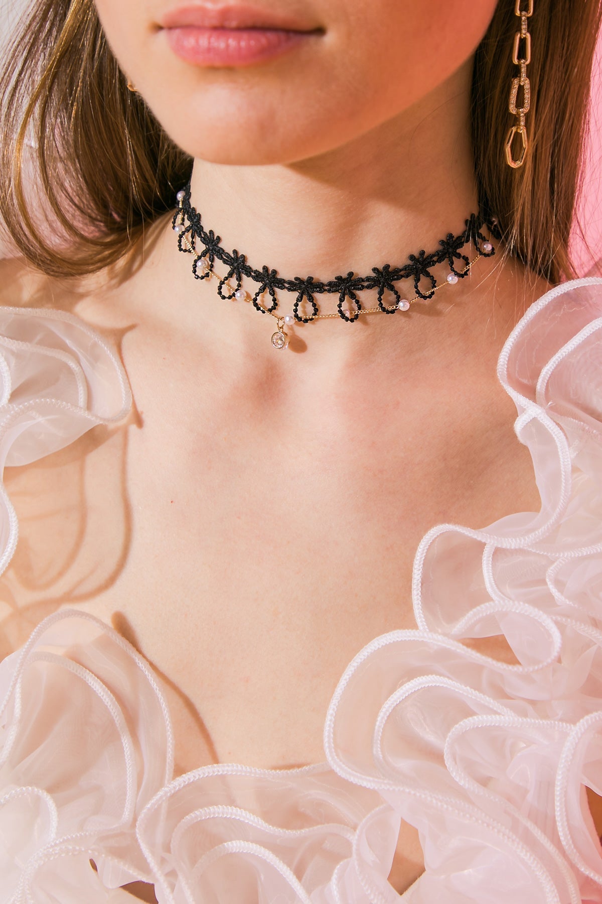 DAISY CHAIN PEARLS CHOKER Flying Tomato