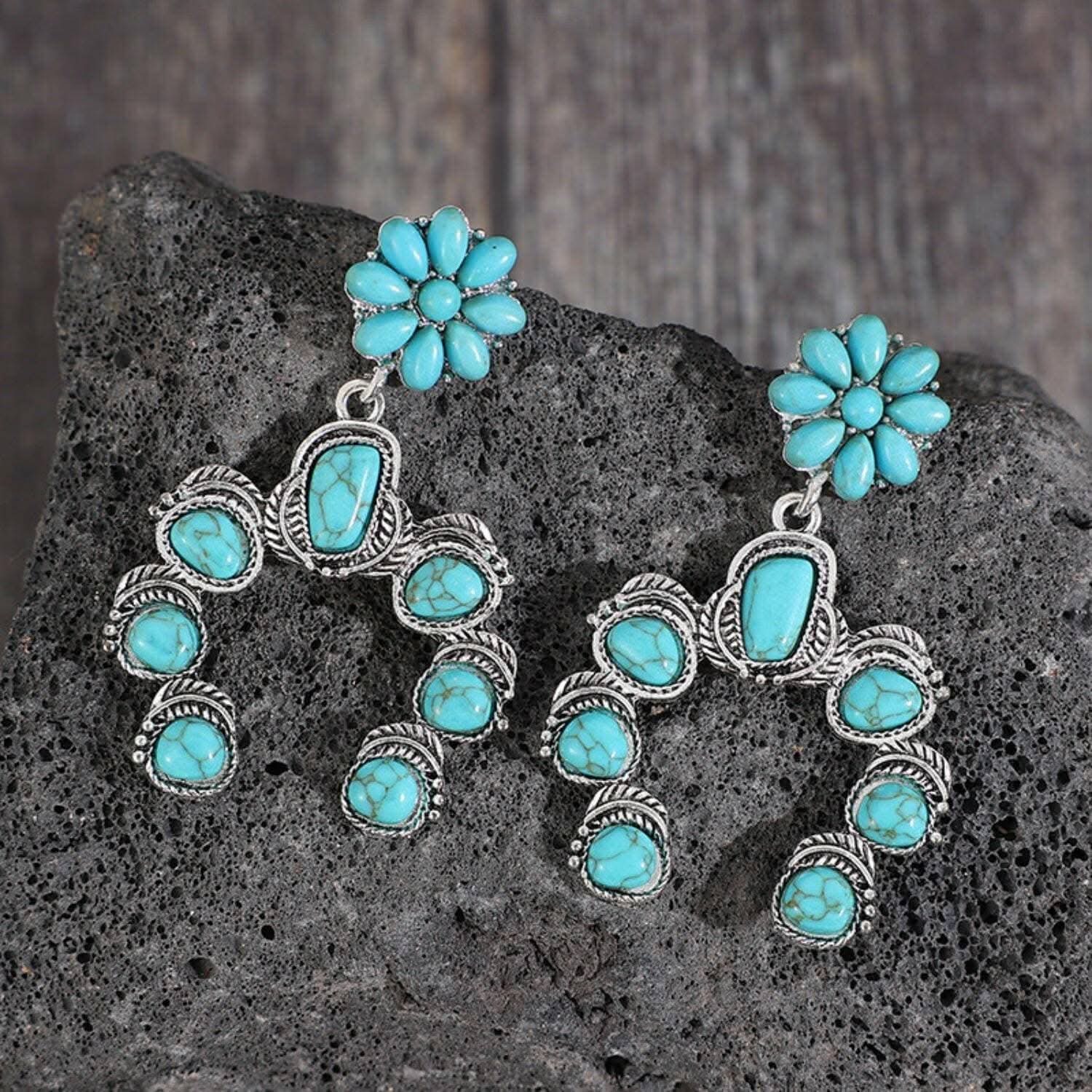Turquoise drop earrings - lightweight elegance 