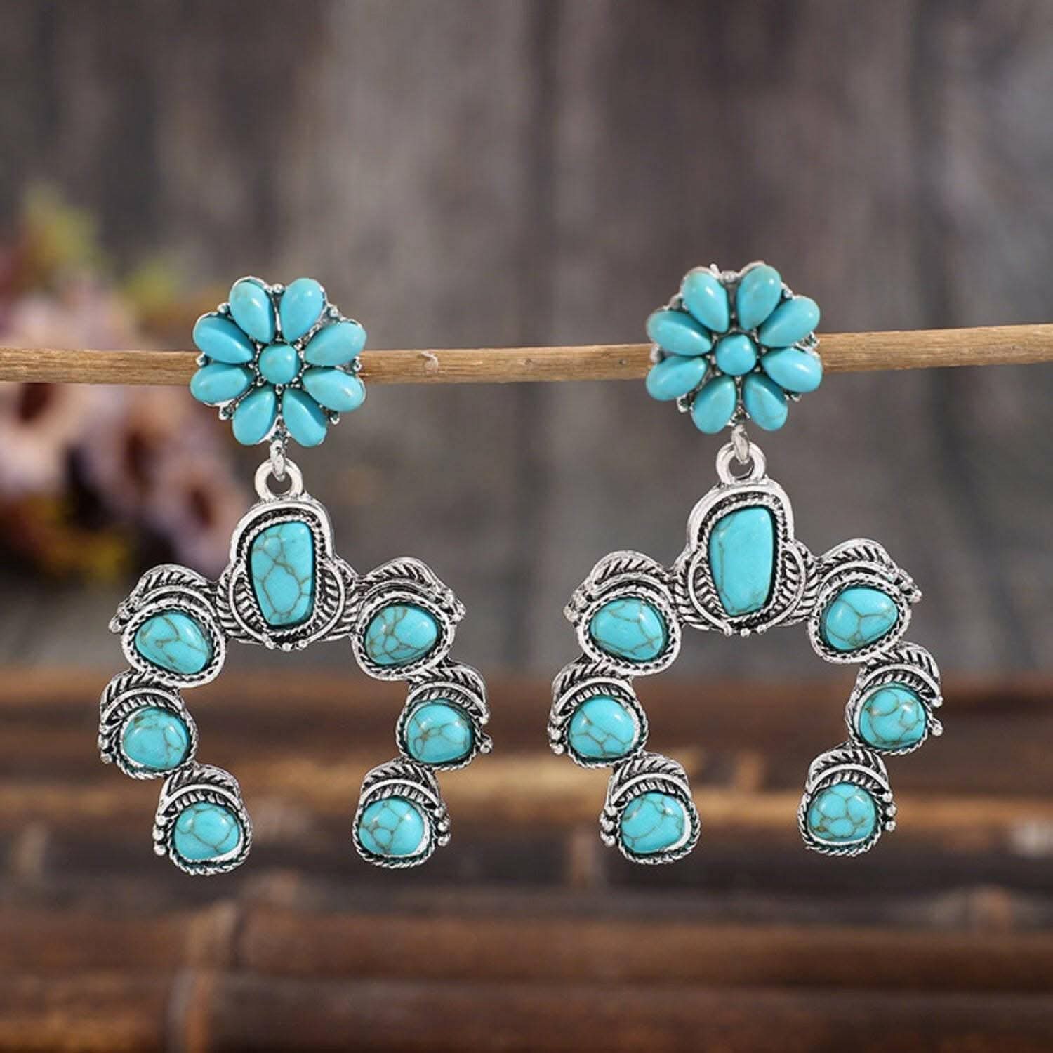 Turquoise drop earrings - lightweight elegance 