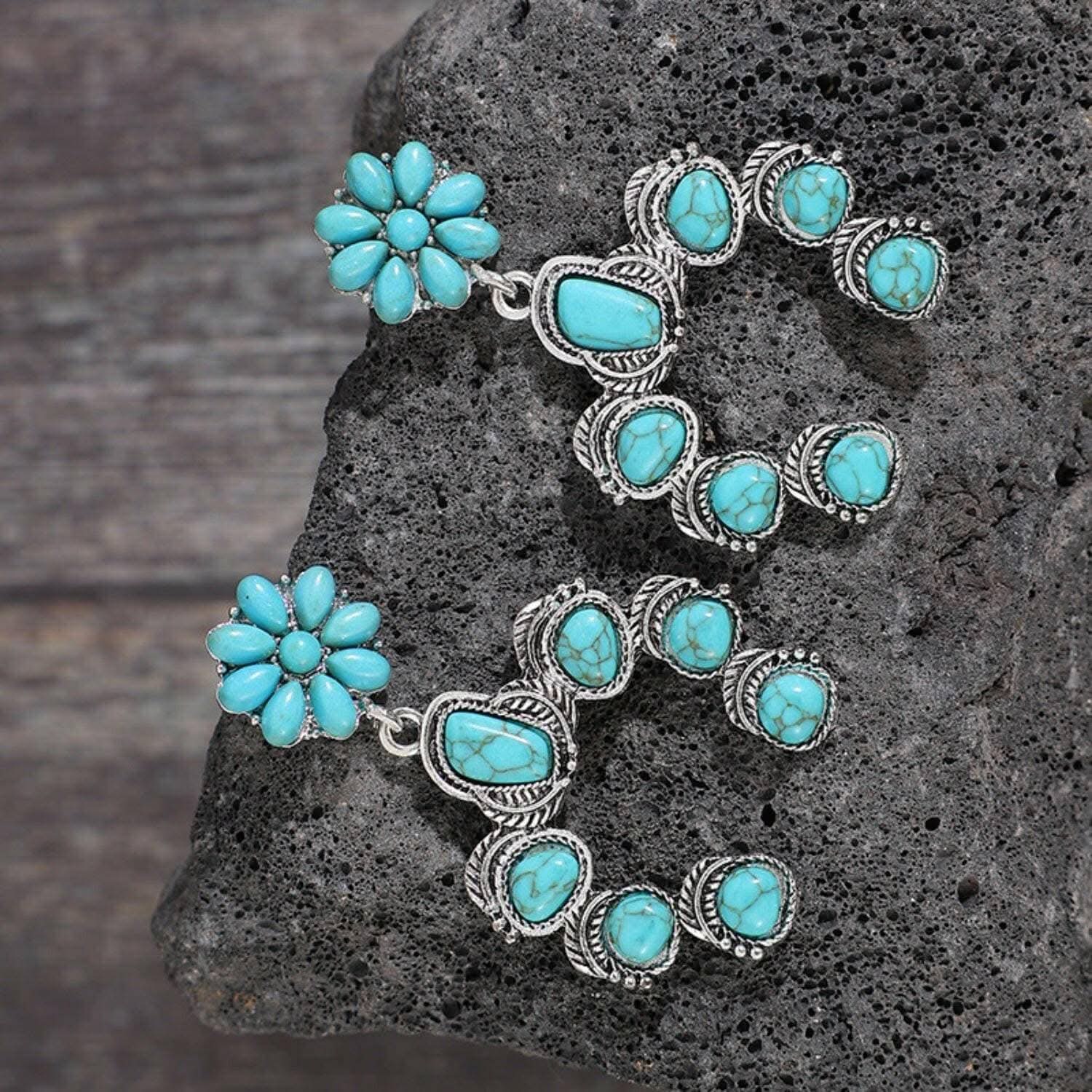 Turquoise drop earrings - lightweight elegance 