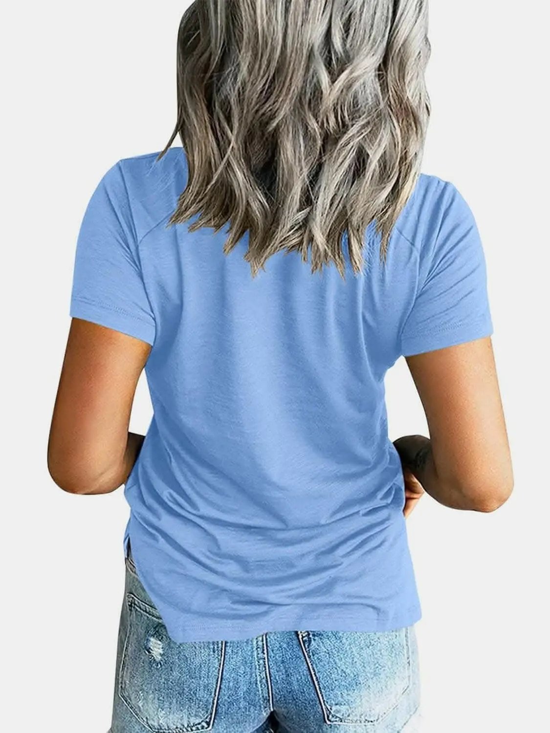 V-neck tee with pockets - comfy fit - Love Salve 