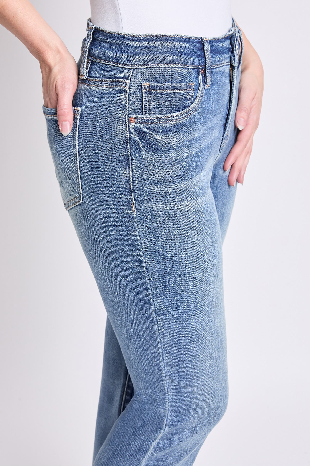 YMI JEANS Women's Premium Stretch Cropped Kick Flare - Lifestyle Image