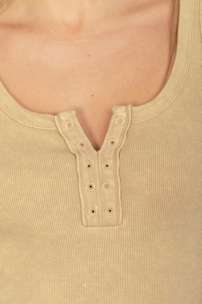 Washed ribbed tank with stylish placket detail 