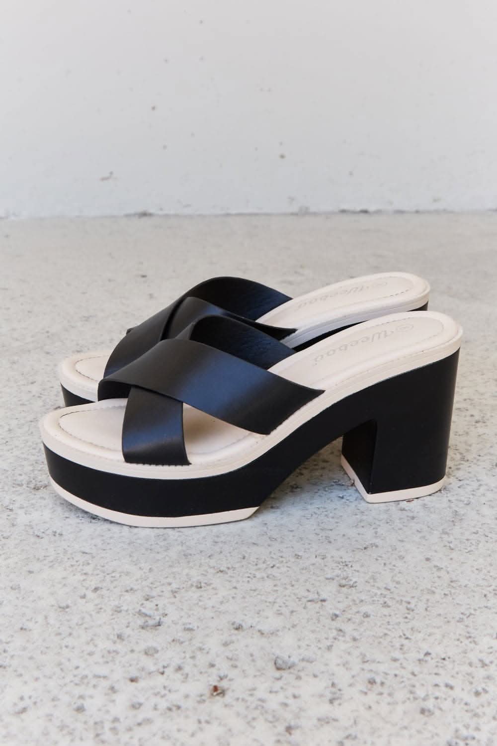 Weeboo contrast platform sandals in black - Love Salve 
