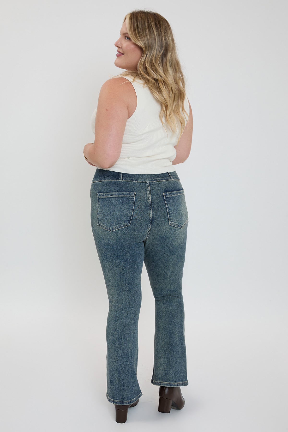 YMI JEANS Women's Plus 3-Button Bootcut Jeans - Detail View