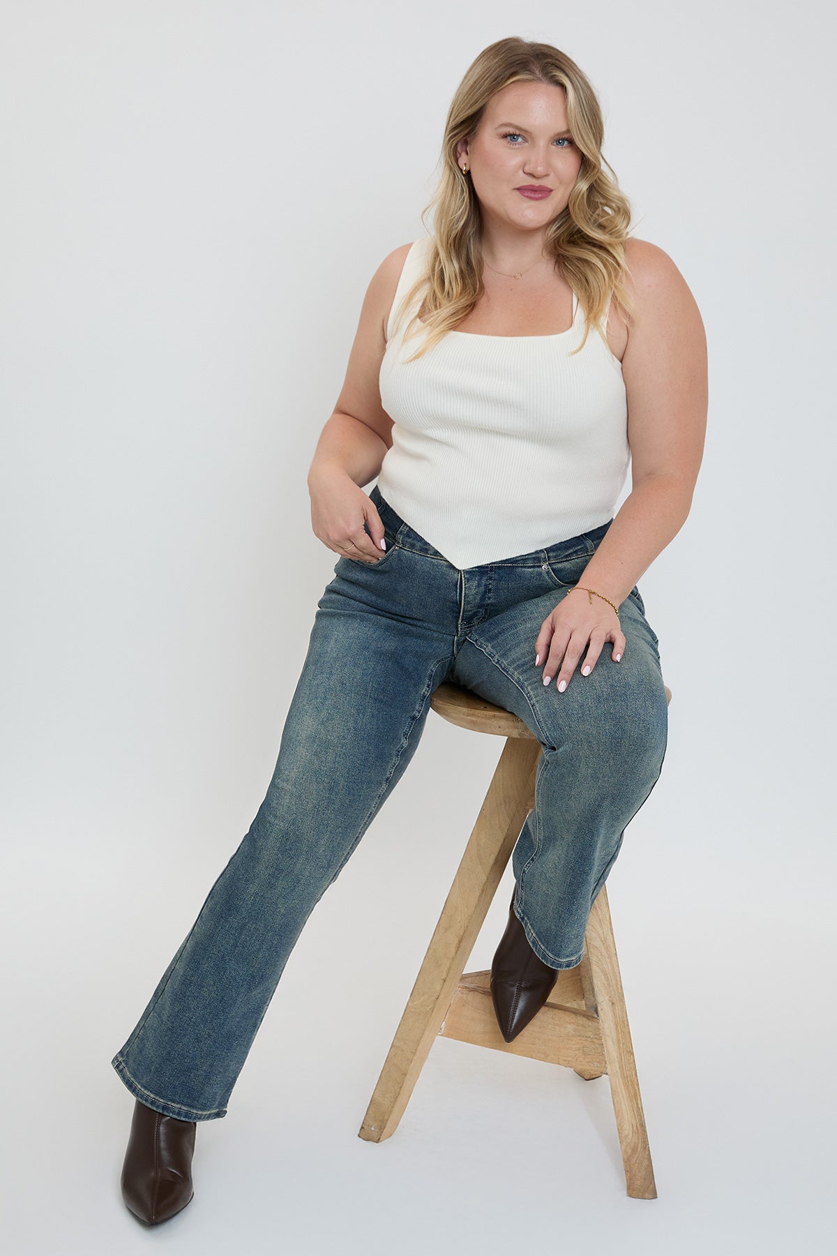 YMI JEANS Women's Plus 3-Button Bootcut Jeans - Lifestyle Image