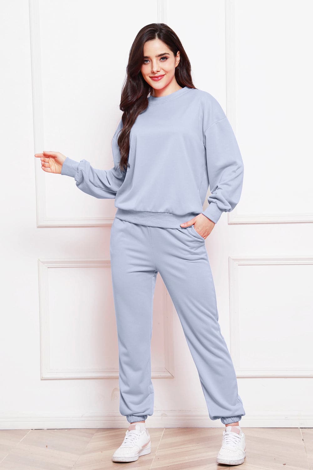 Round Neck Long Sleeve Sweatshirt and Pants Set.