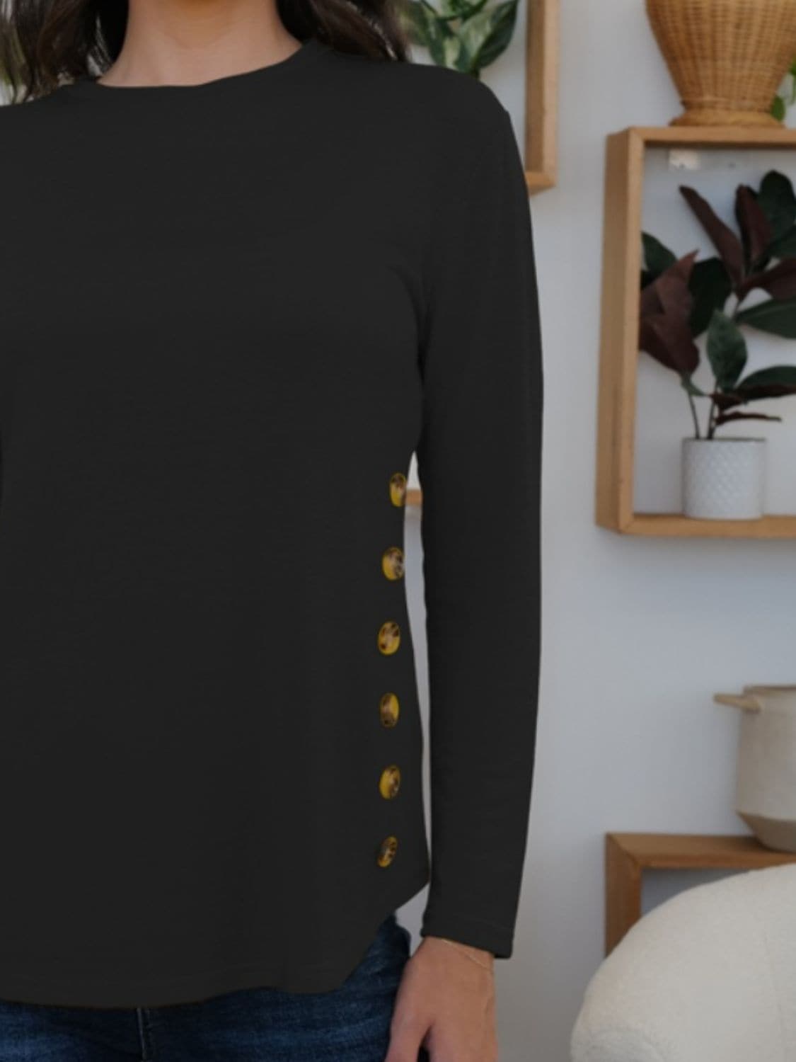 Elegant long sleeve tee with buttons