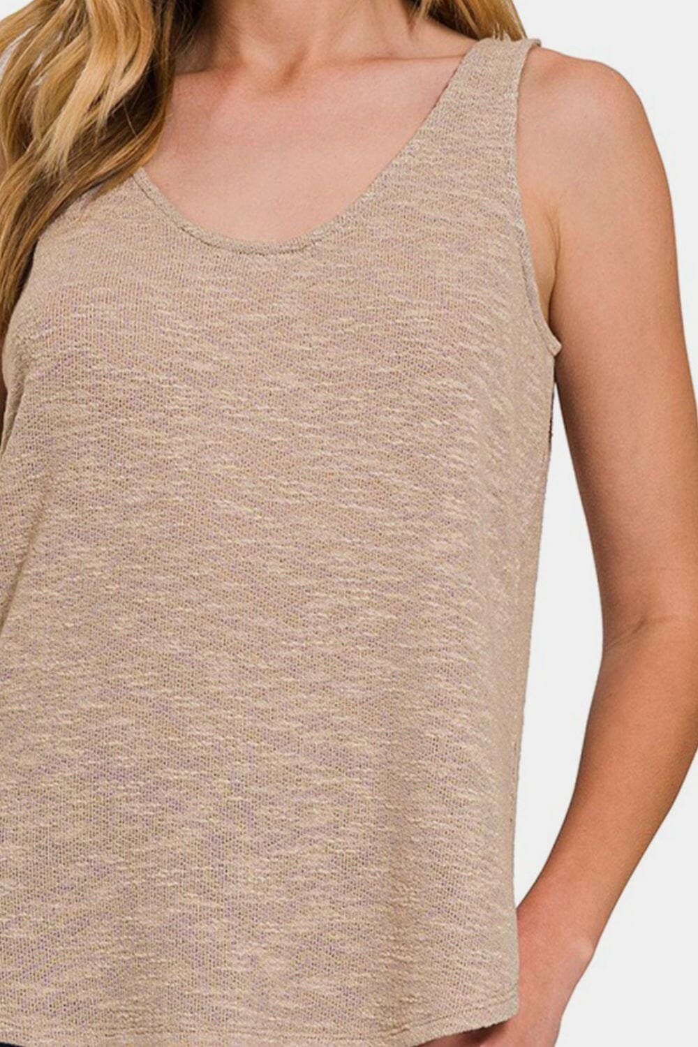 Zenana Curved Hem Round Neck Tank.