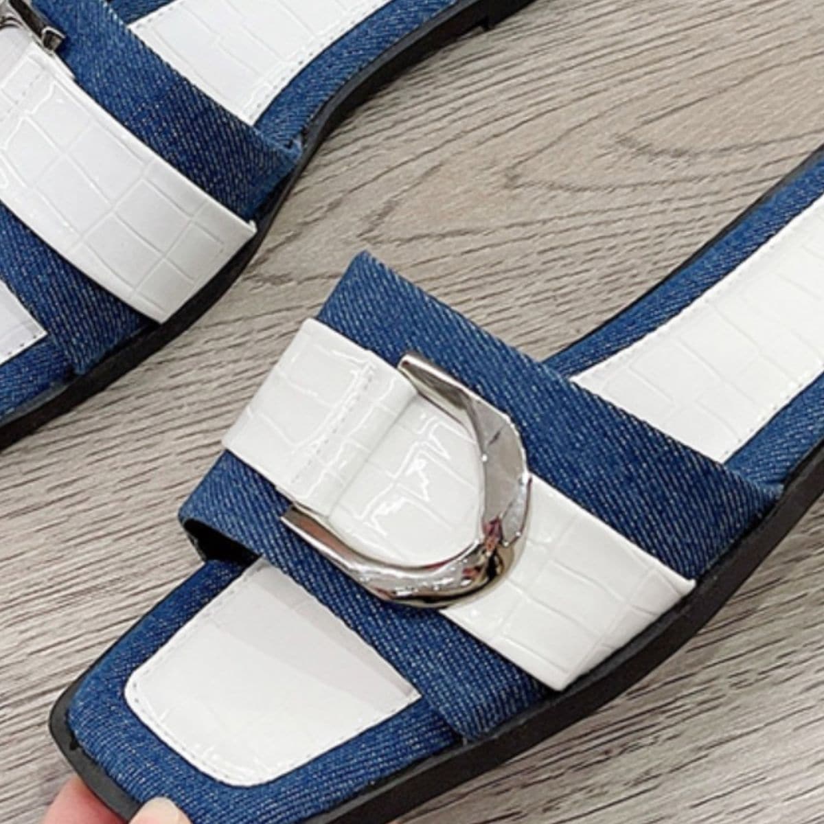 Buckle Trim Open Toe Sandals.