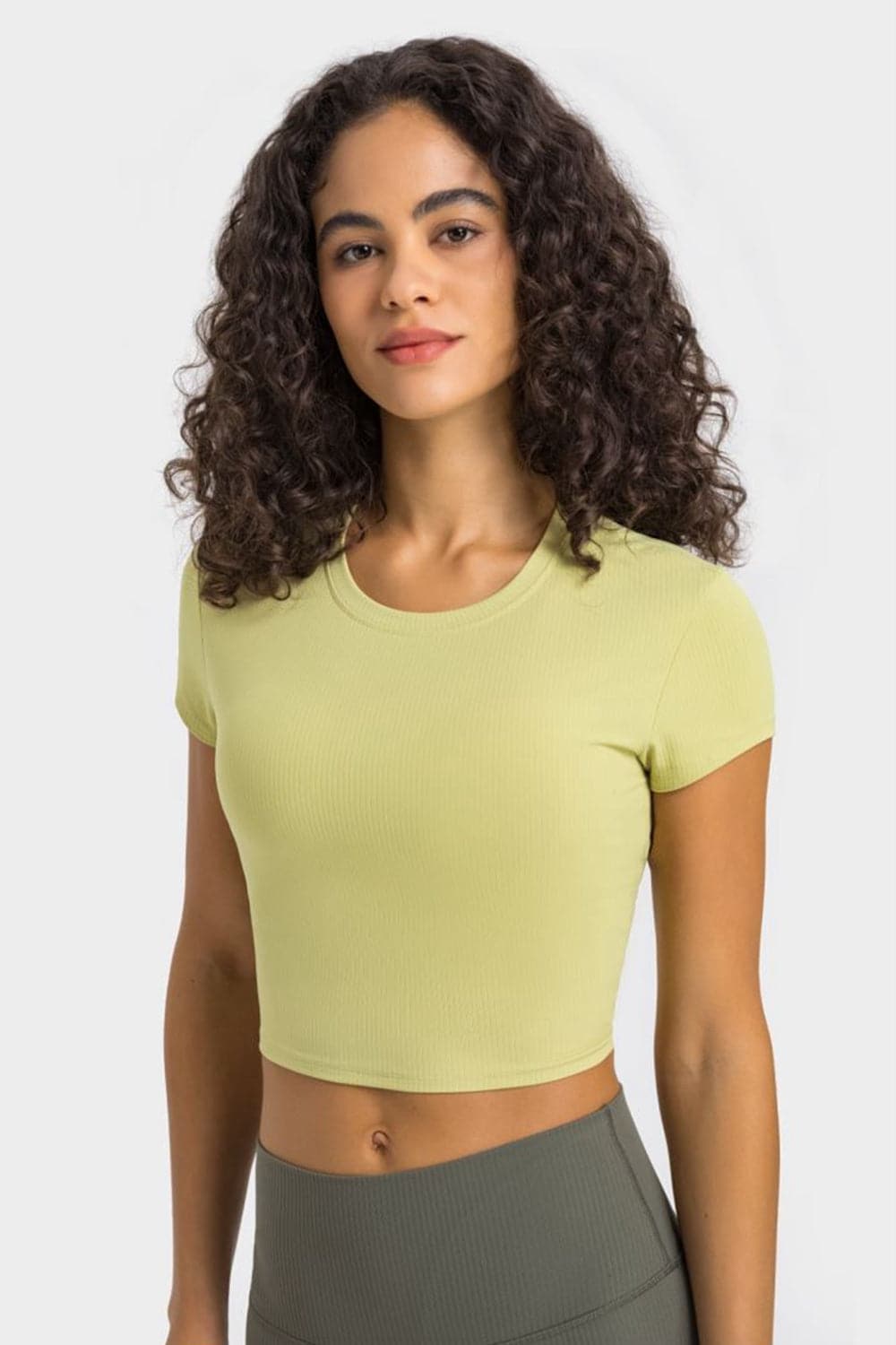 Round Neck Short Sleeve Cropped Sports T-Shirt.