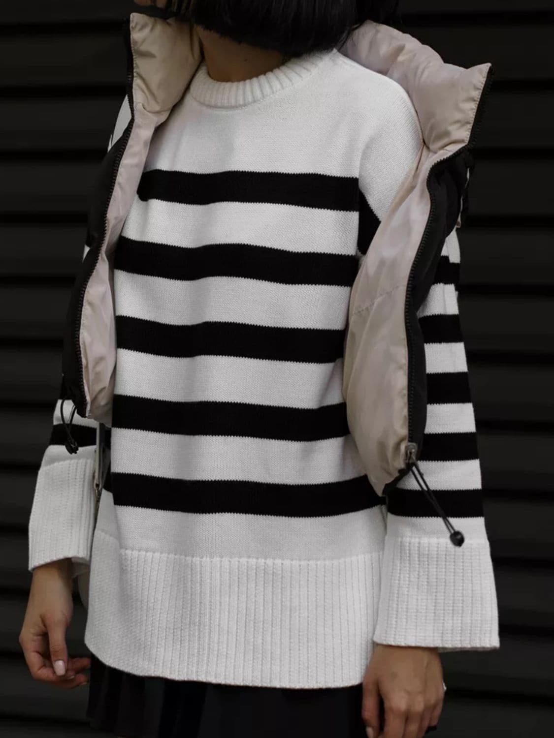 Chic slit striped sweater with round neckline