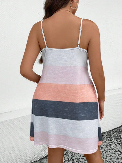 Plus Size Color Block Scoop Neck Mini Dress.