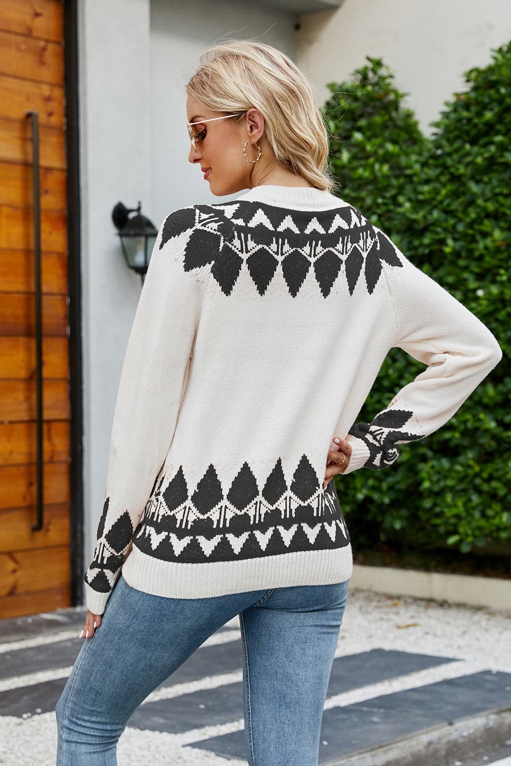 Round Neck Long Sleeve Sweater.