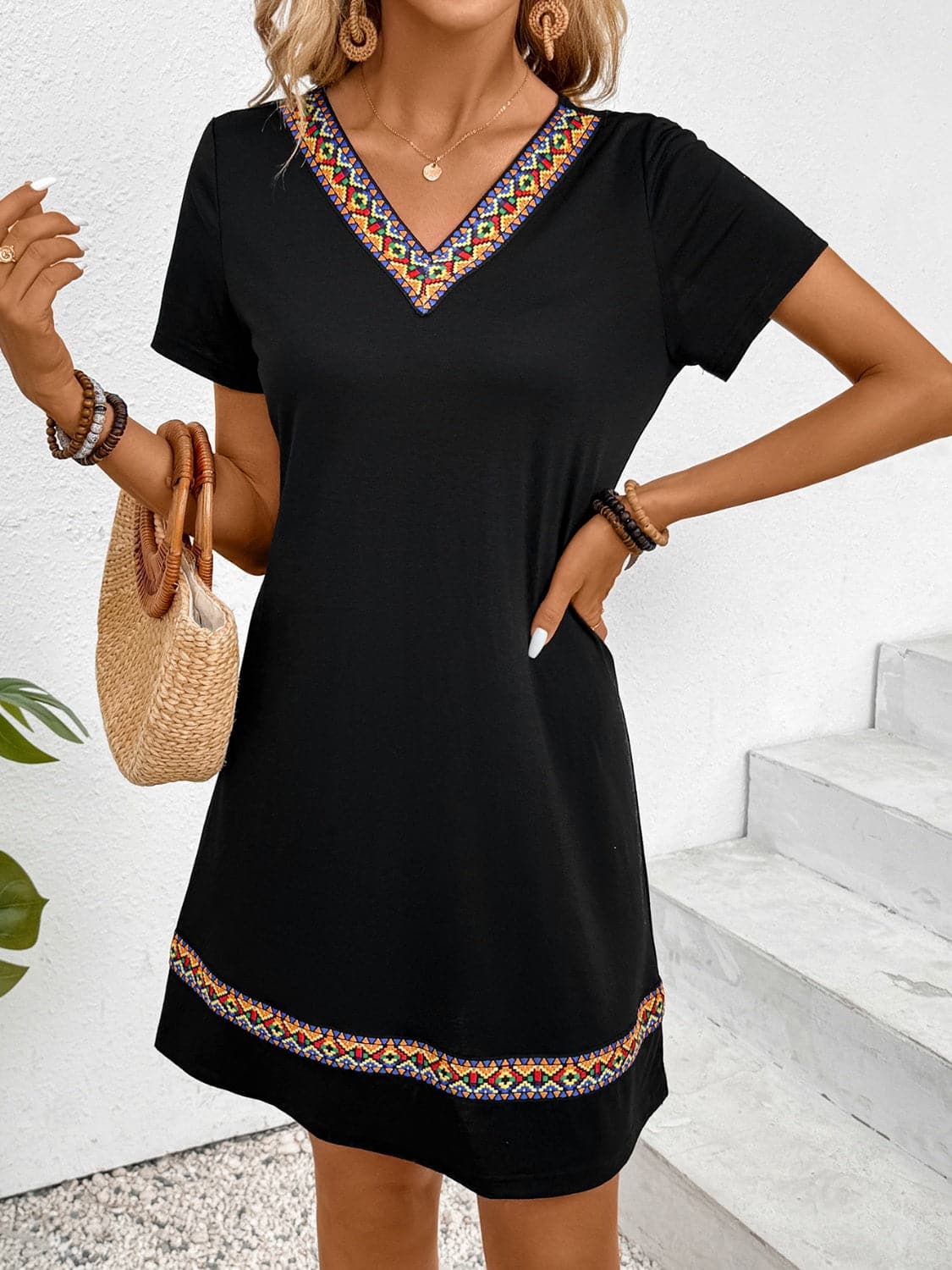 V-Neck Short Sleeve Mini DressFeatures: Basic style
Sheer: Opaque
Stretch: Slightly stretchy
Body: Not lined
Material composition: 95% polyester, 5% elastane
Care instructions: Machine wash cold.Love Salve -Neck Short Sleeve Mini DressCasual Dresses