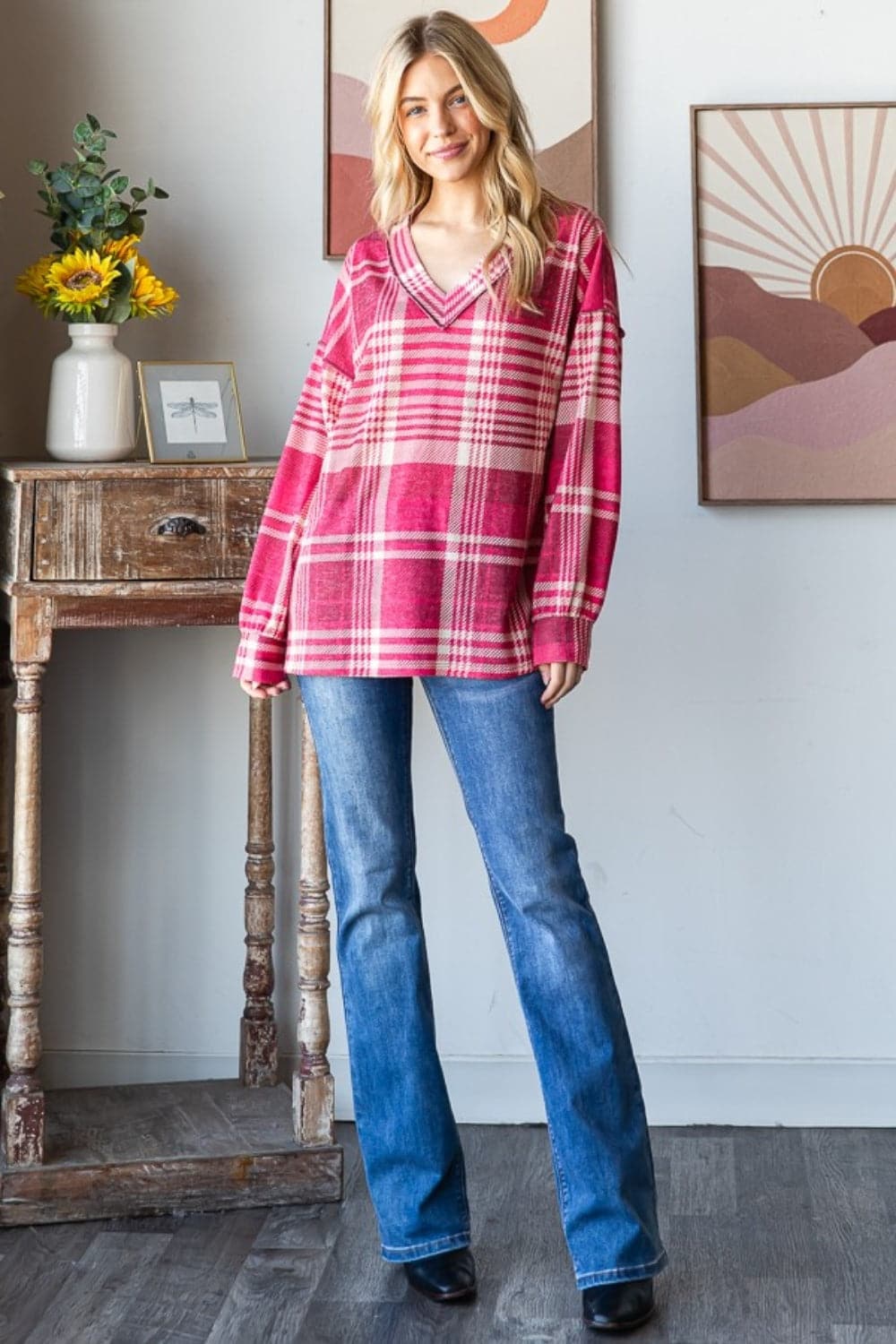 Plaid V-neck tee with drop shoulder