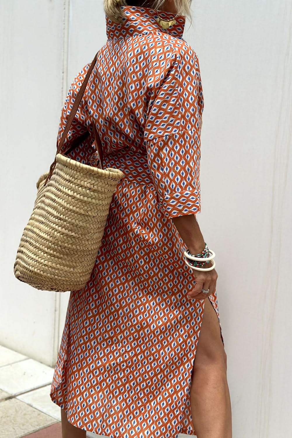 Chic button-up dress with sleeves