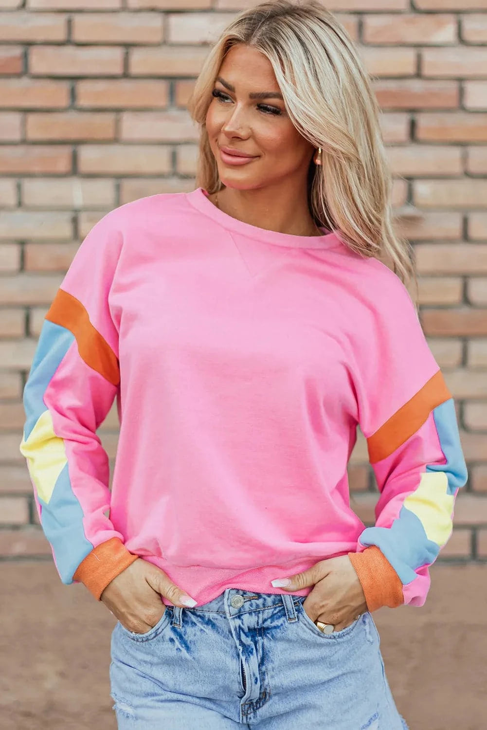 Contrast Round Neck Long Sleeve Top.