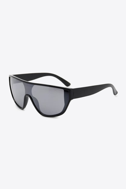 UV400 Polycarbonate Wayfarer Sunglasses.