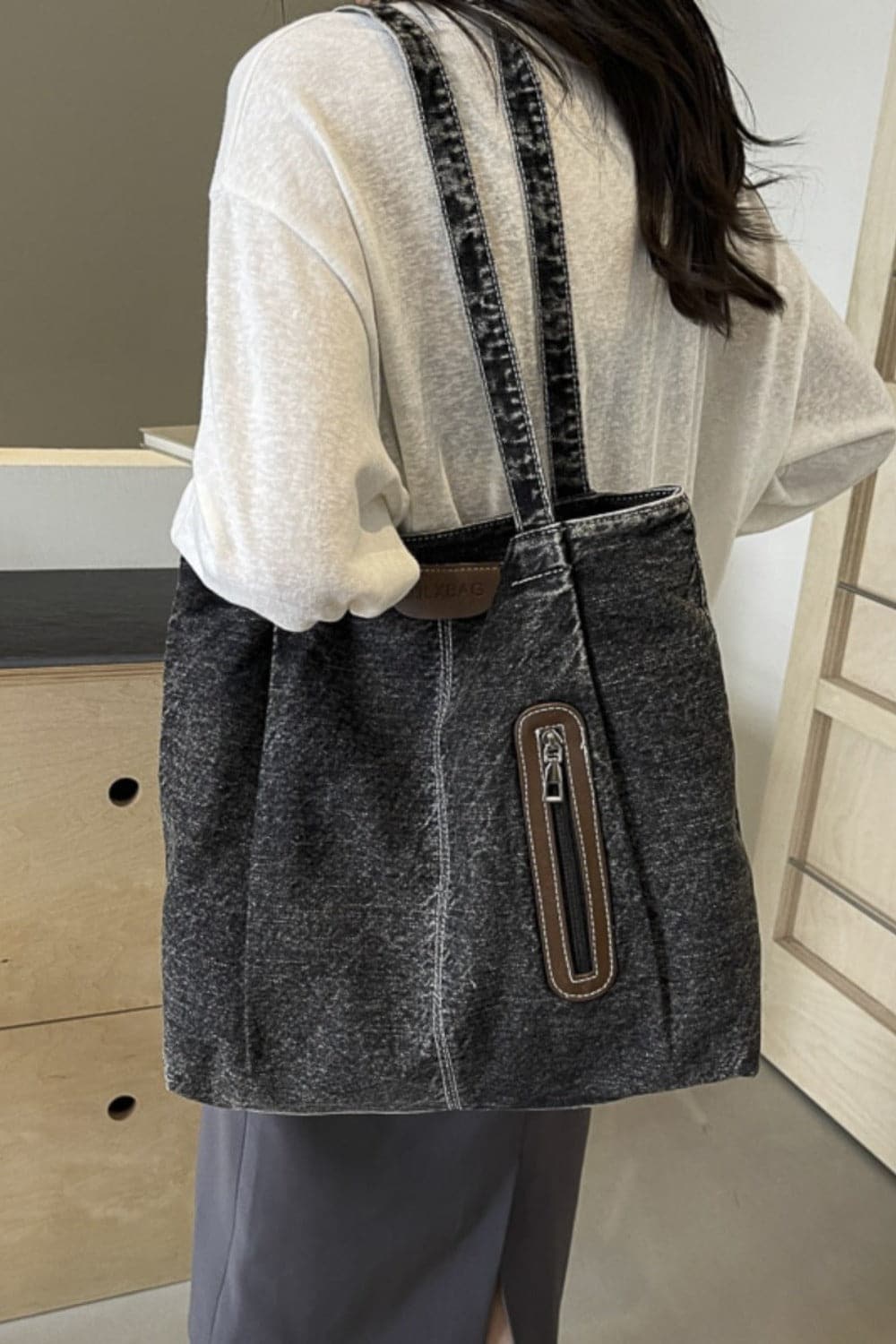 Chic medium denim tote bag