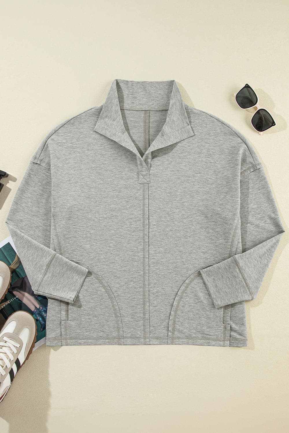 Stylish collared sweatshirt with pockets - Love Salve 