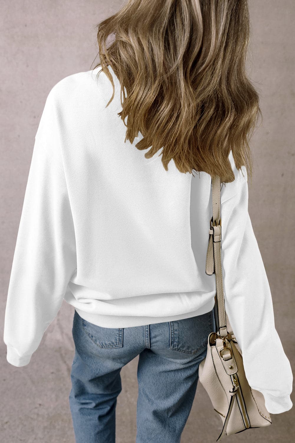 Round Neck Long Sleeve Sweatshirt.