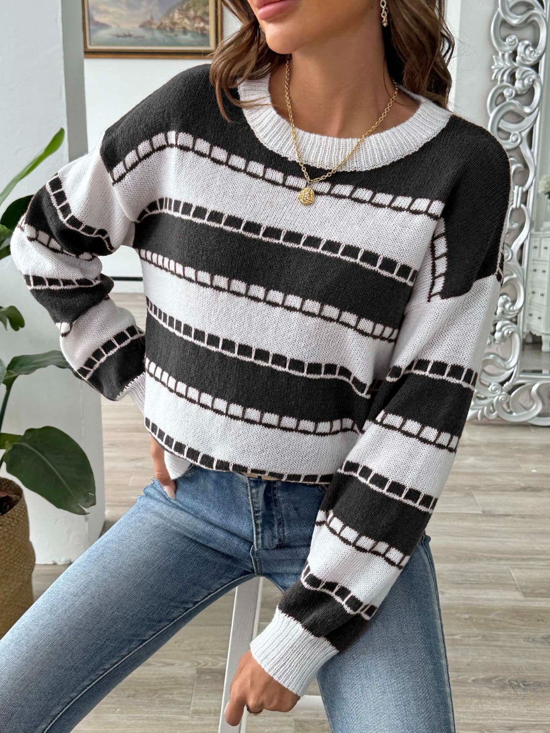 Chic striped long sleeve sweater with round neck