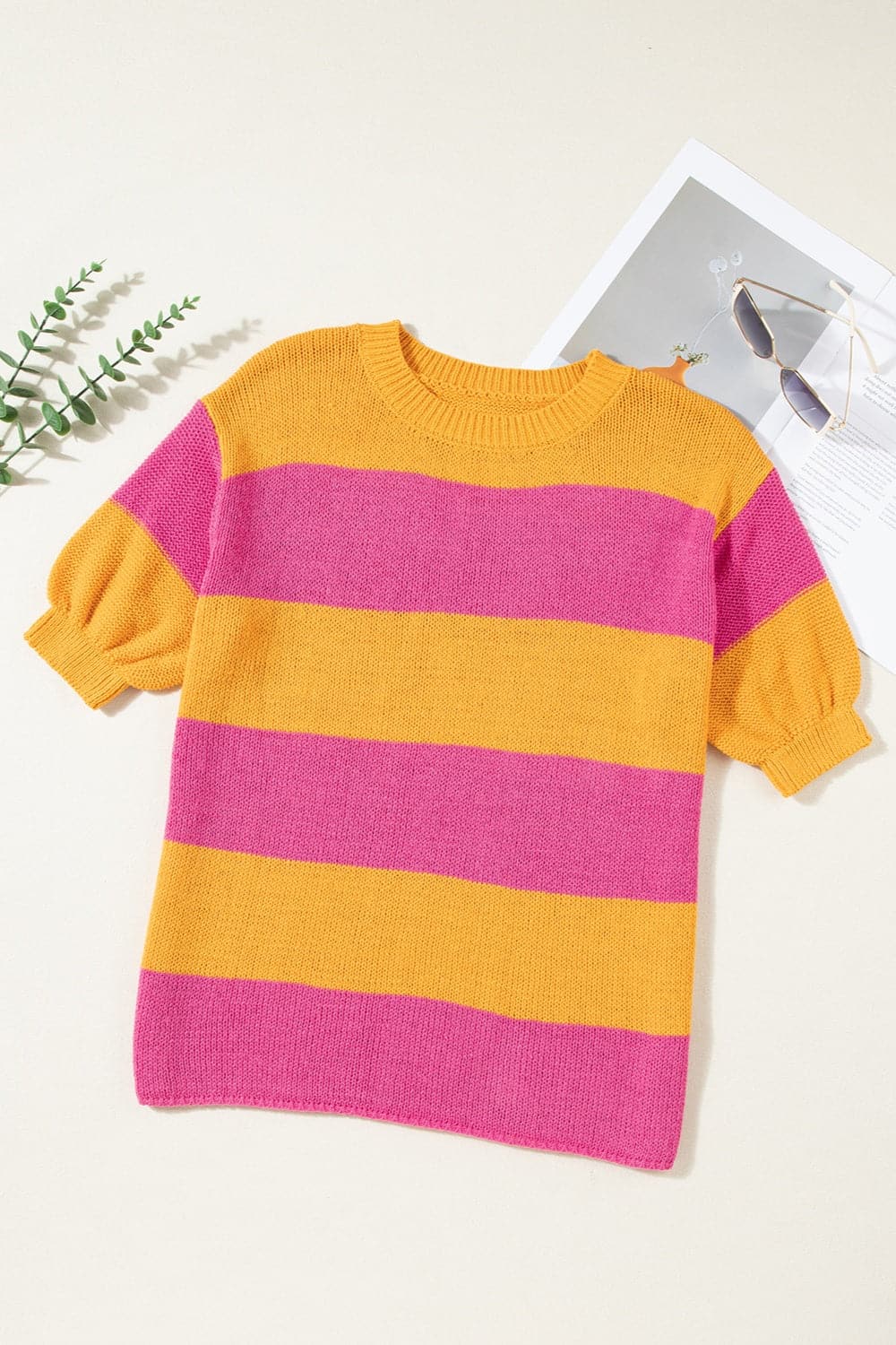 Color Block Round Neck Short Sleeve Knit Top.