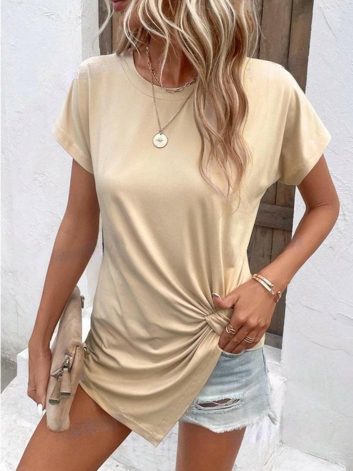 Asymmetric Hem Round Neck T-Shirt.