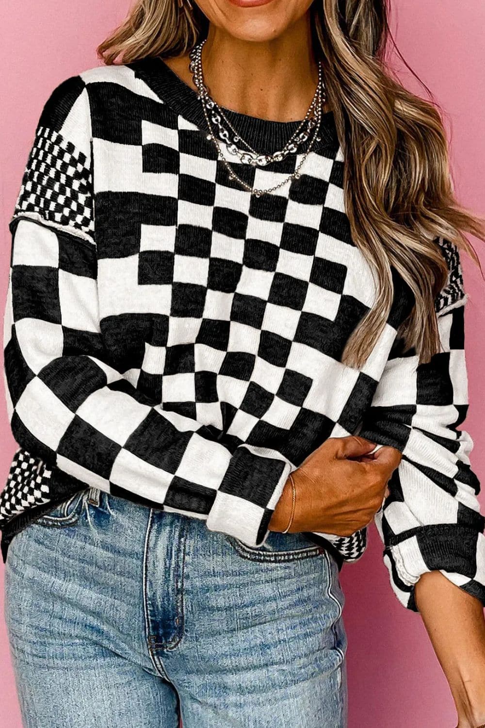 Checkered Round Neck Long Sleeve SweaterFeatures: Basic style
Stretch: Slightly stretchy
Material composition: 50% viscose, 28% polyester, 22% polyamide
Care instructions: Machine wash cold. Tumble dry lowLove Salve Checkered Round Neck Long Sleeve SweaterKnit Tops