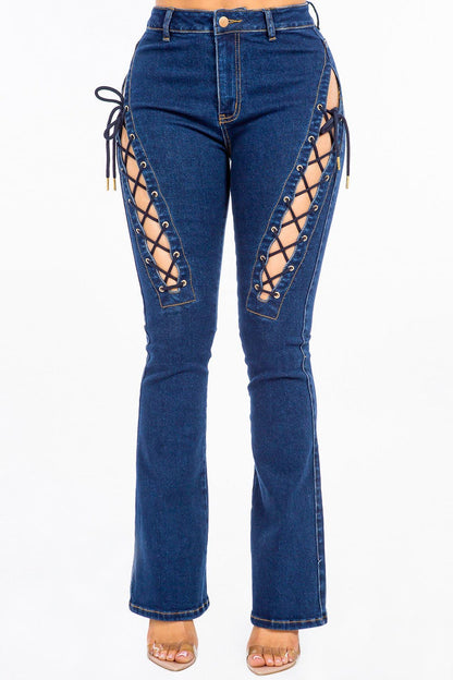 Lace-up high-rise jeans for a chic look