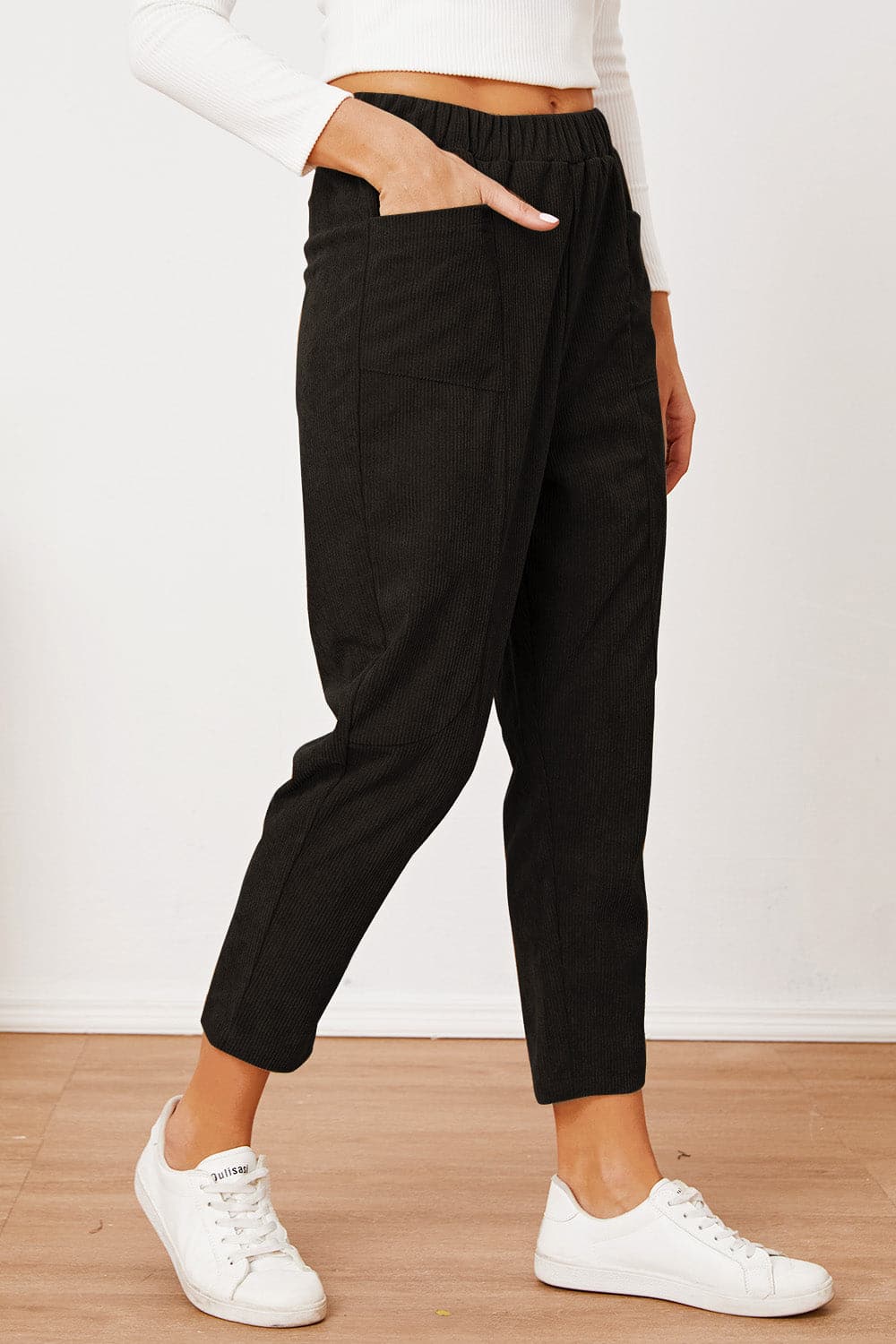 Pocketed Elastic Waist Pants.