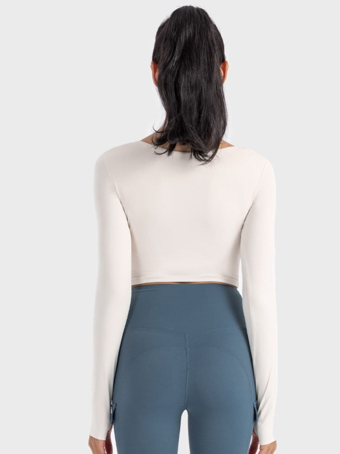 Ruched Cropped Long Sleeve Sports Top.