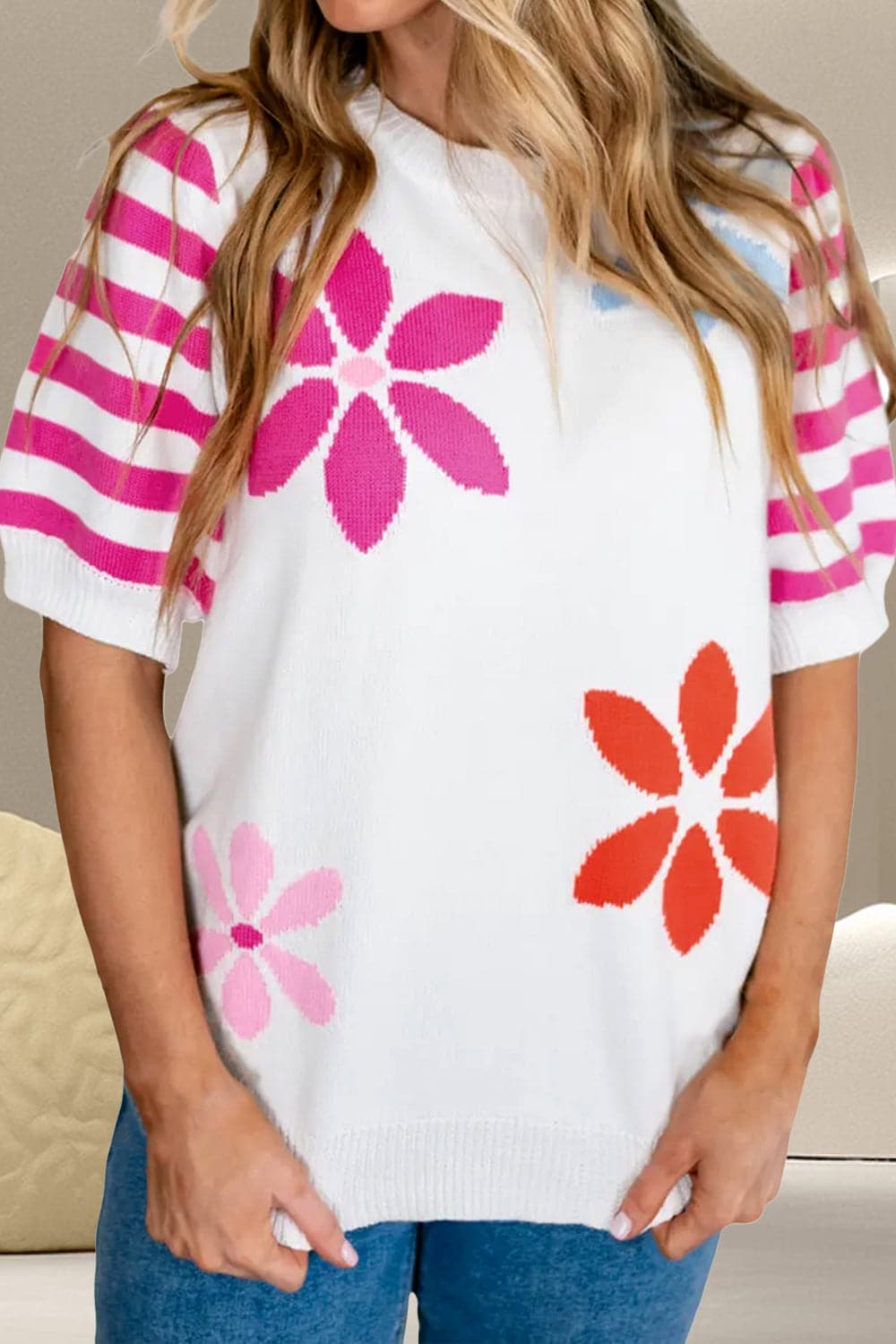 Flower Pattern Round Neck Half Sleeve Knit Top.