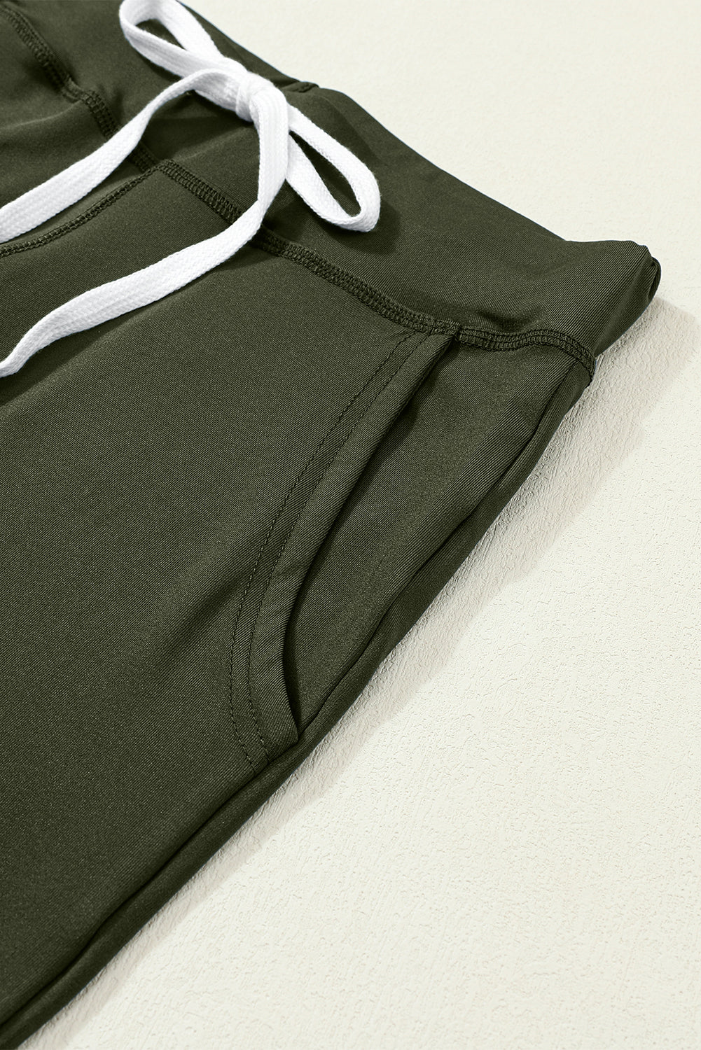 Cozy moss green joggers with drawstring and pockets