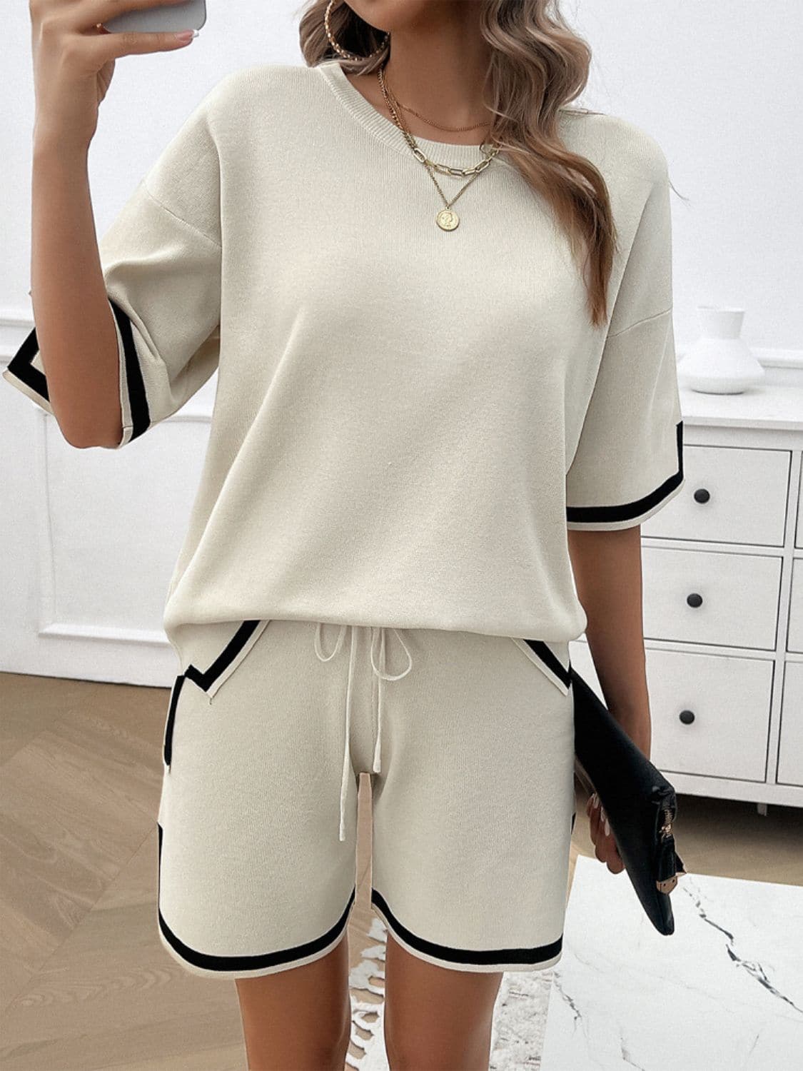 Contrast Trim Round Neck Top and Shorts Set.