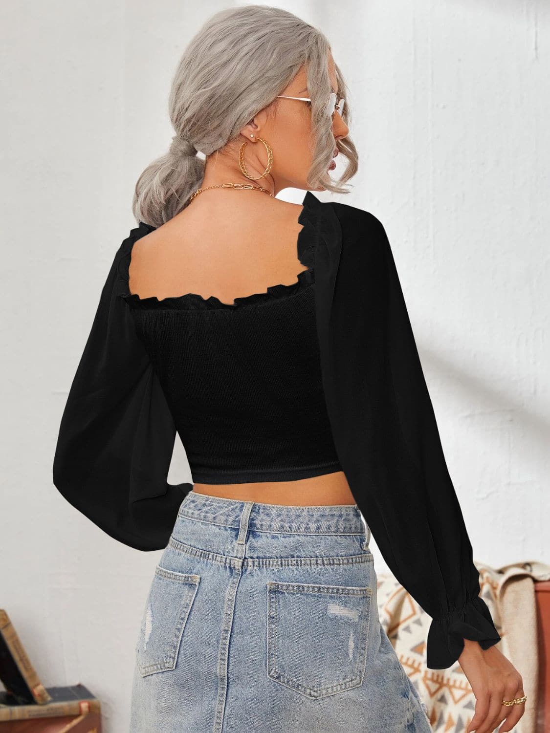 Mesh Sweetheart Neck Flounce Sleeve Top.