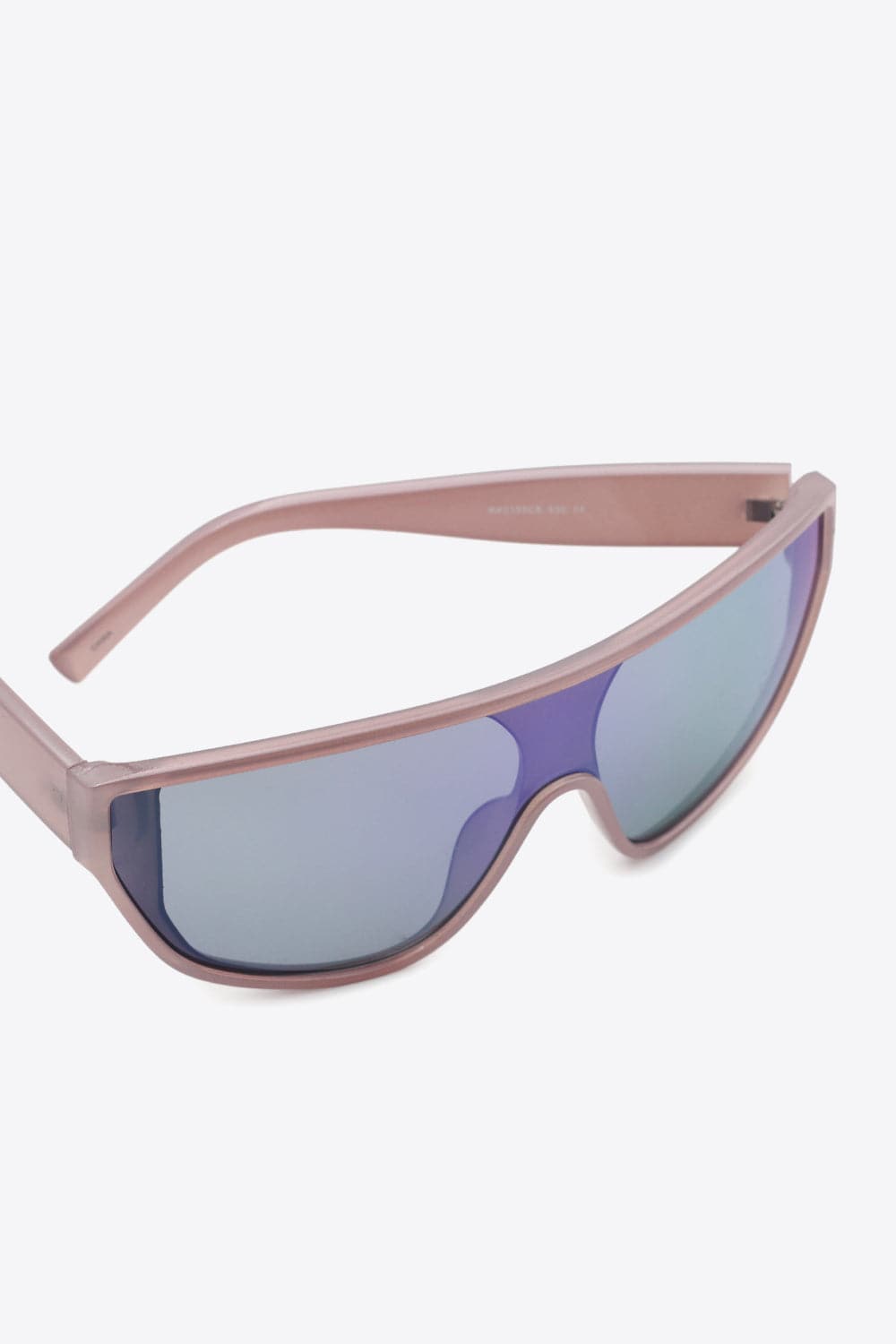 UV400 Polycarbonate Wayfarer Sunglasses.