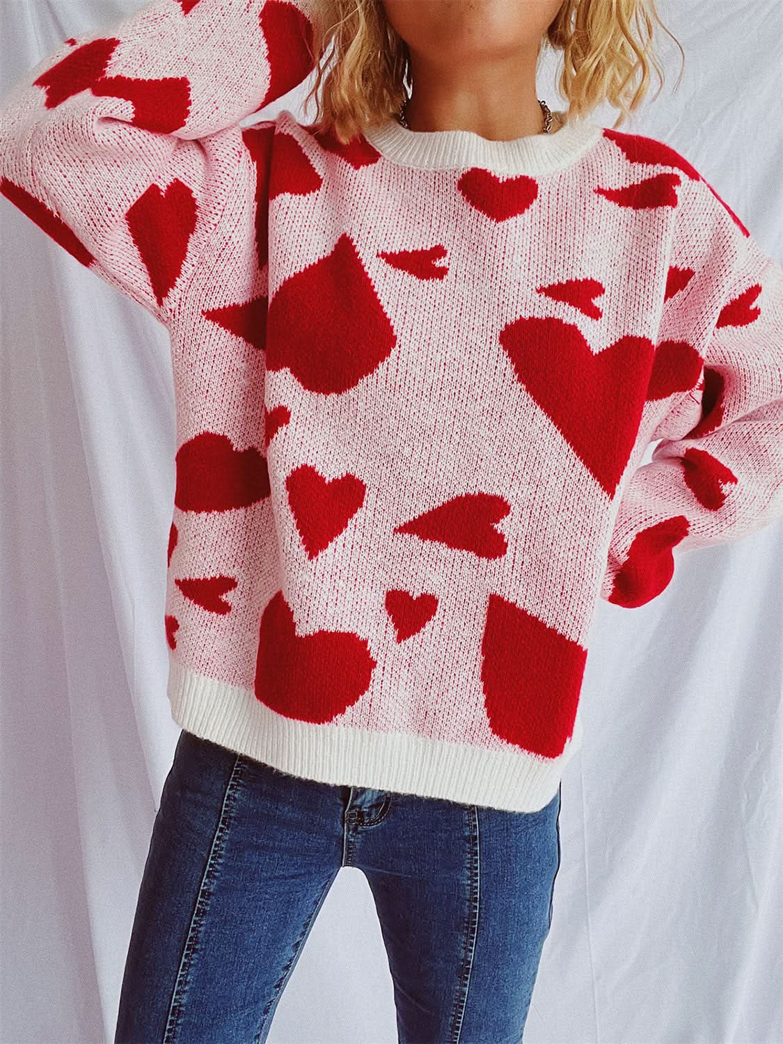 Charming heart-patterned long sleeve sweater