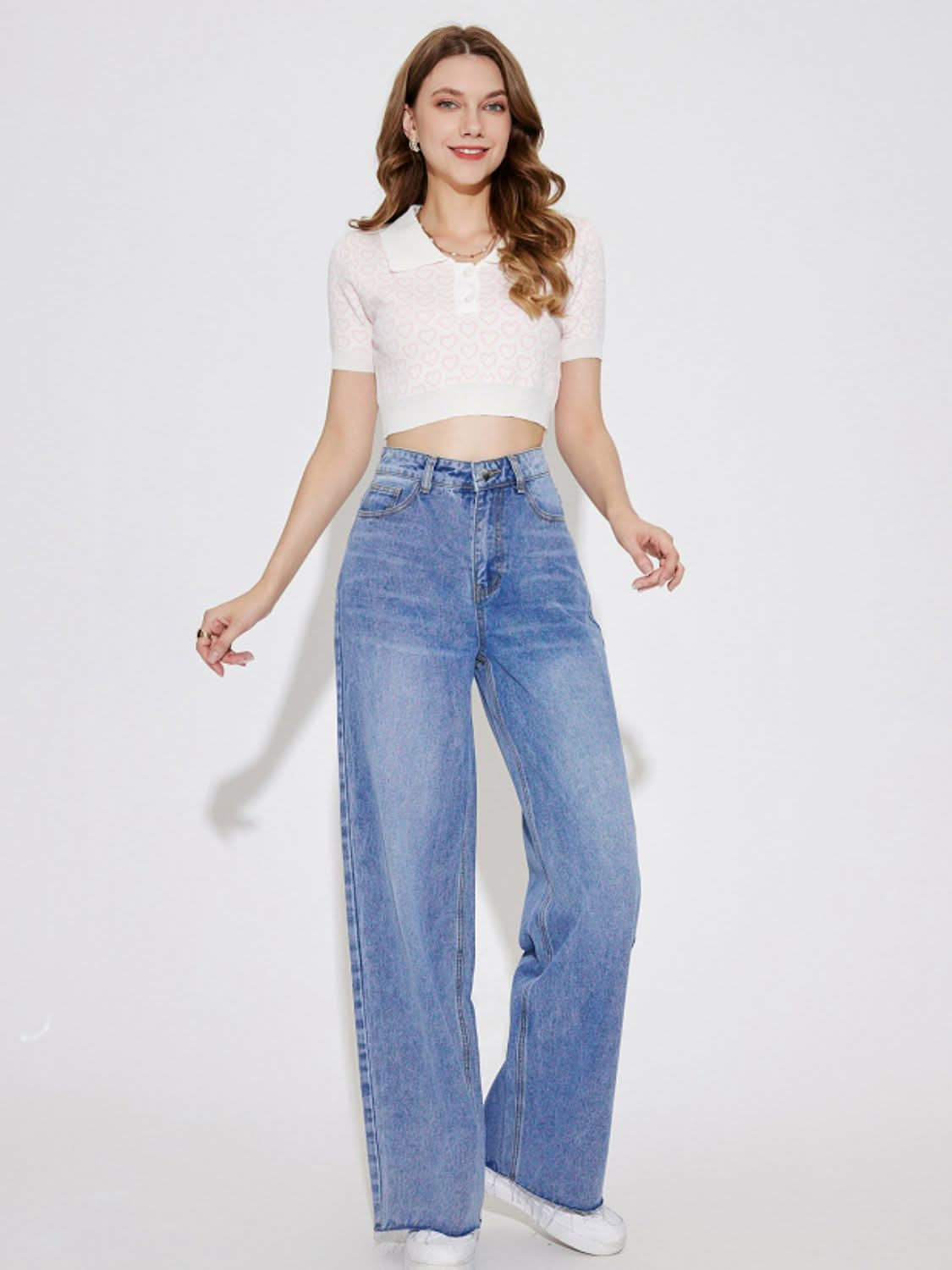 Chic high-rise straight leg jeans with functional pockets