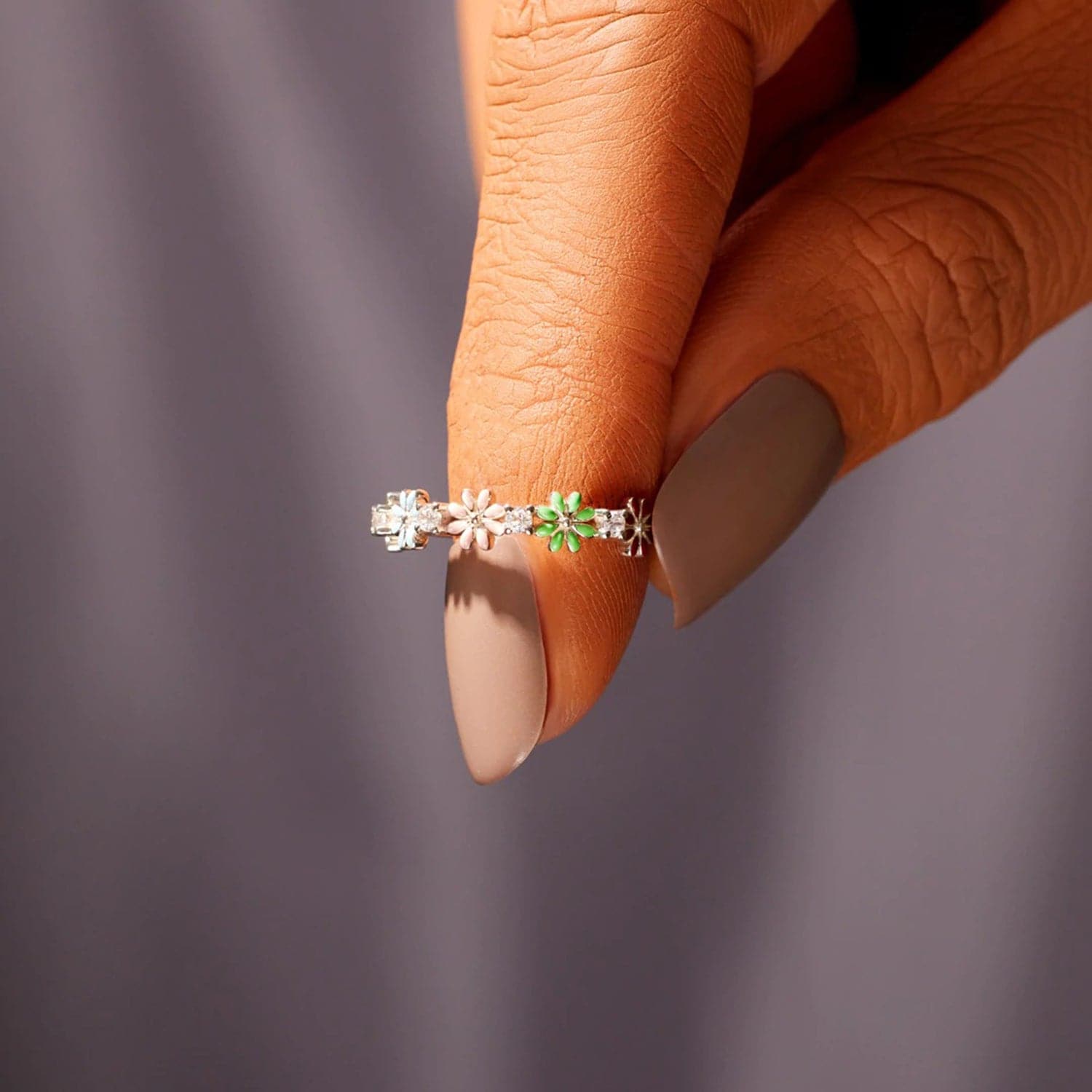 Flower Shape 925 Sterling Silver Zircon Ring.